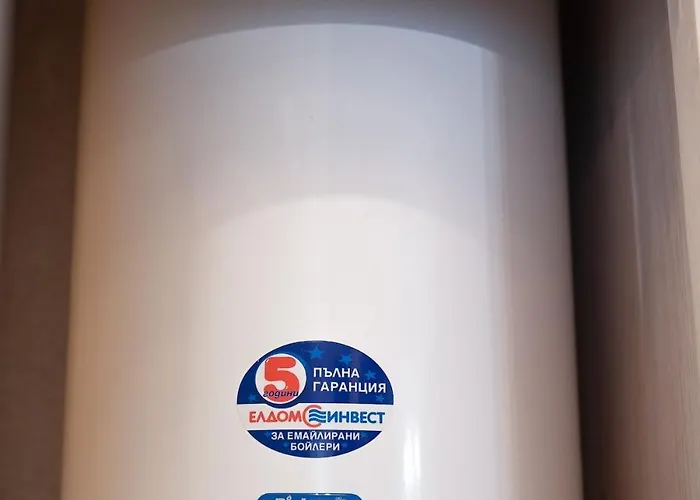 Host2u Authentic - Free Parking