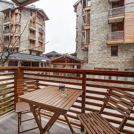 Host2u Authentic - Free Parking Apartment