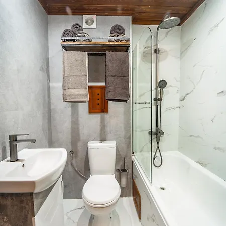 Host2u Authentic - Free Parking Apartment *