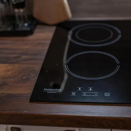 Host2u Authentic - Free Parking *